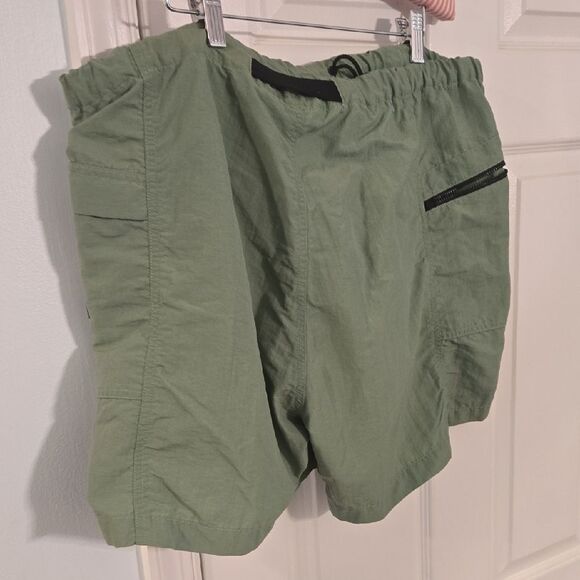 The North Face Sage Green Utility Shorts - Picture 5 of 6